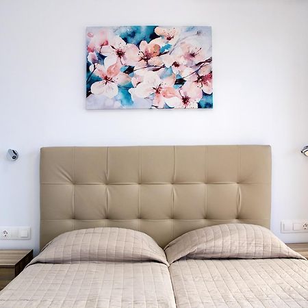 Gennadi Gardens Exclusive Apartments ภายนอก รูปภาพ