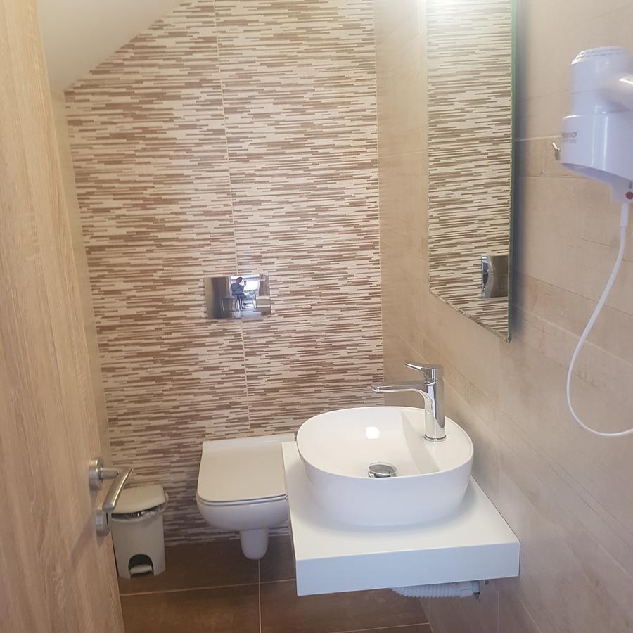 Gennadi Gardens Exclusive Apartments ภายนอก รูปภาพ