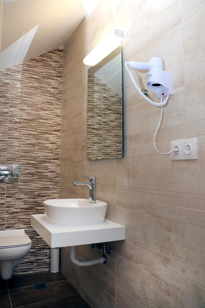 Gennadi Gardens Exclusive Apartments ภายนอก รูปภาพ