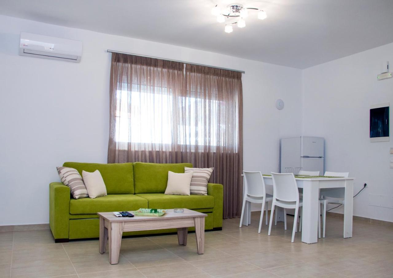 Gennadi Gardens Exclusive Apartments ภายนอก รูปภาพ